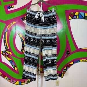 Pajama Mania Snowflake Pajama Pants Fuzzy Fluffy. Size Large. Excellent cond!